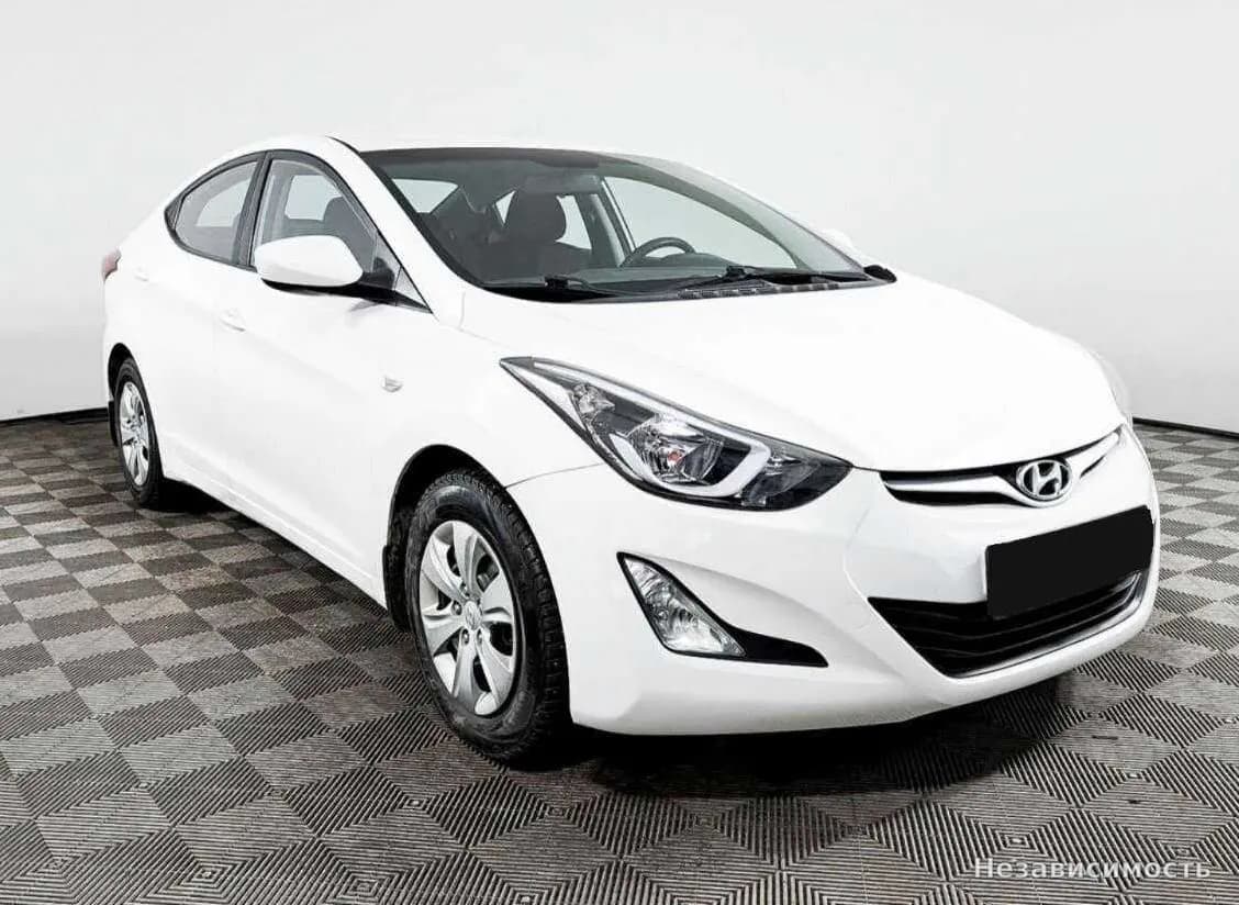 Hyundai Elantra VII (CN7) 2015 с пробегом — фото 3