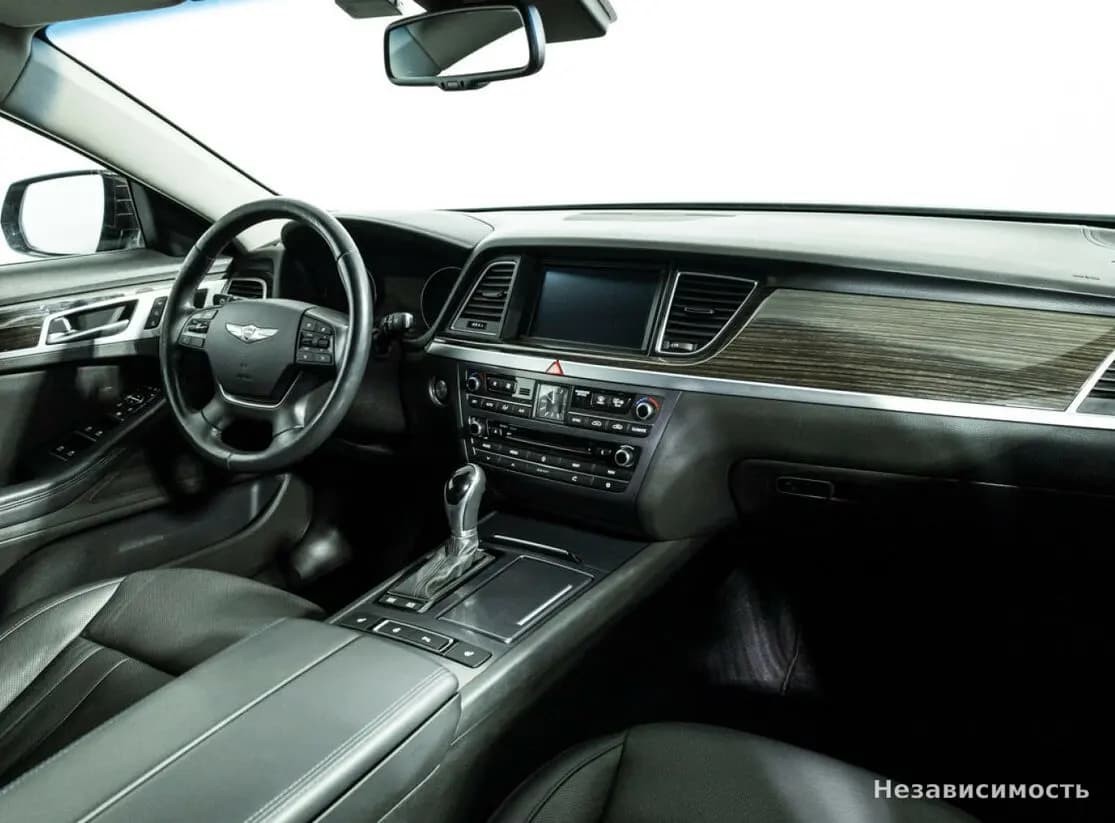 Hyundai Genesis 2015 с пробегом — фото 9