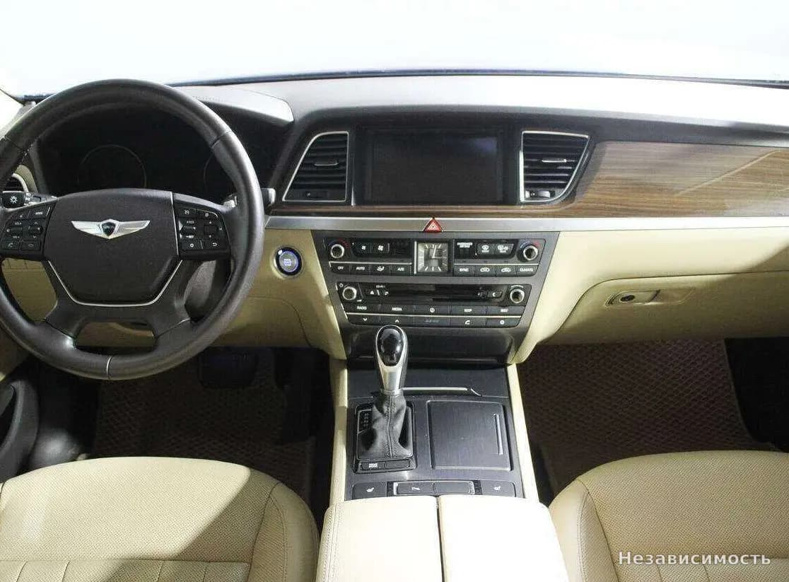 Hyundai Genesis 2015 с пробегом — фото 10