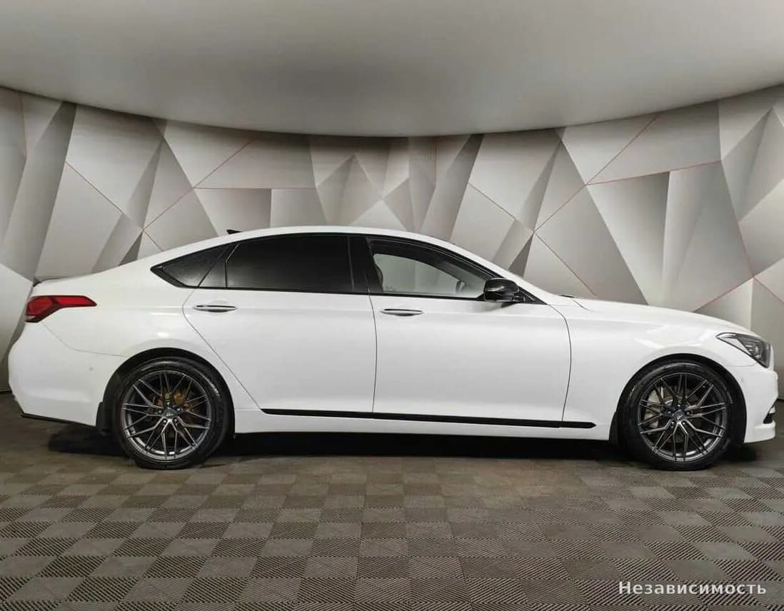 Hyundai Genesis 2014 с пробегом — фото 6