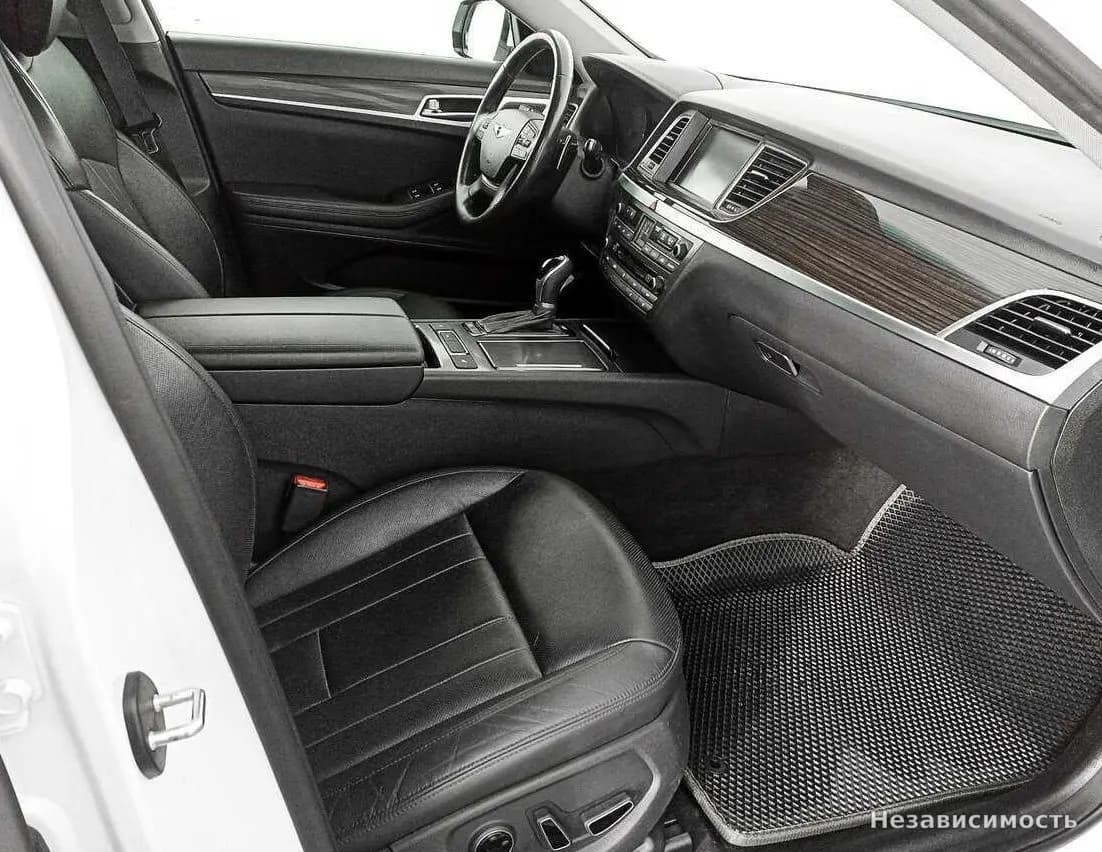 Hyundai Genesis 2016 с пробегом — фото 9