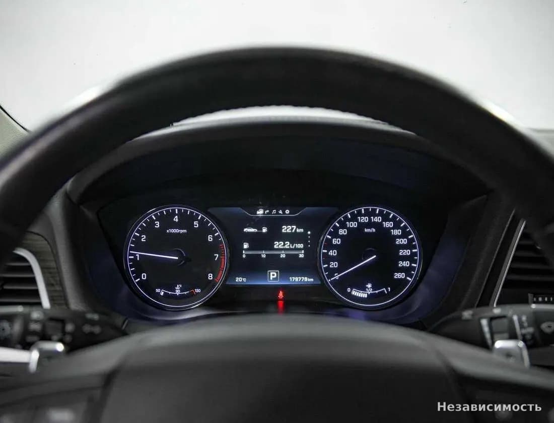 Hyundai Genesis 2014 с пробегом — фото 7