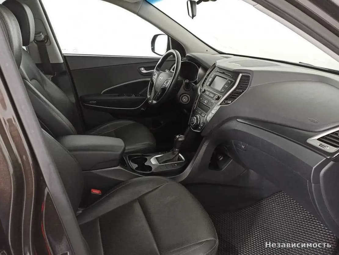 Hyundai Santa Fe 2017 с пробегом — фото 9