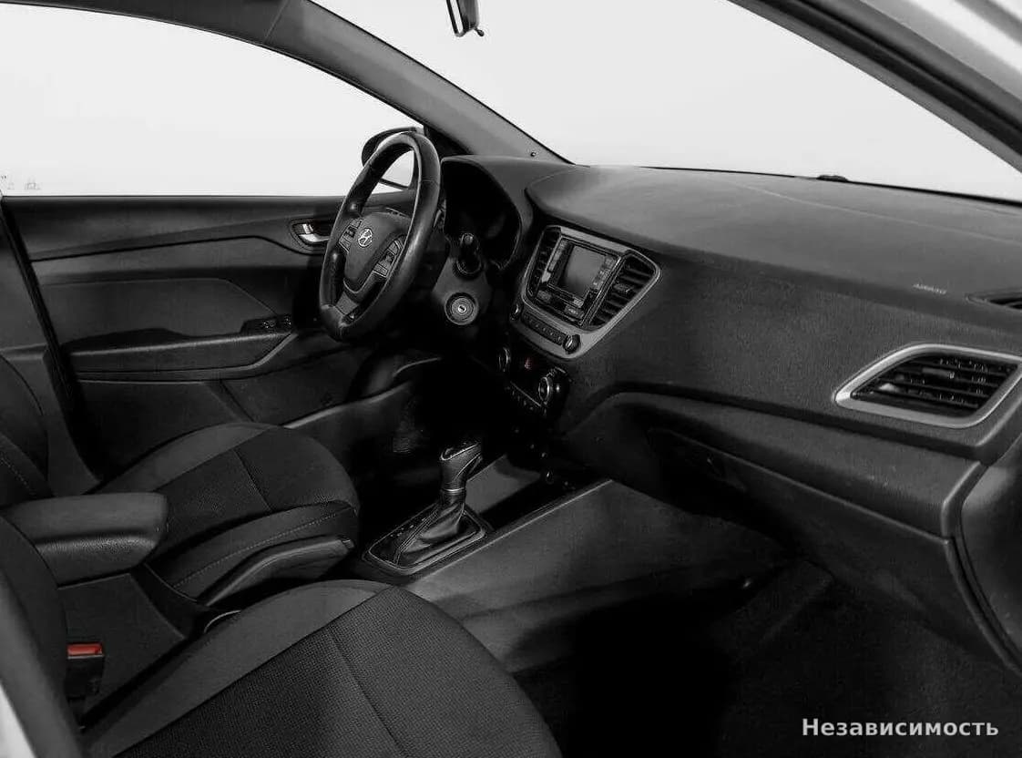 Hyundai Solaris 2018 с пробегом — фото 9