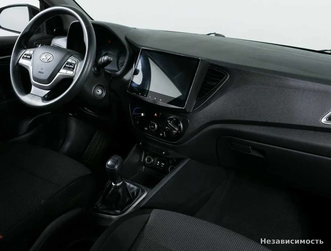 Hyundai Solaris 2018 с пробегом — фото 8