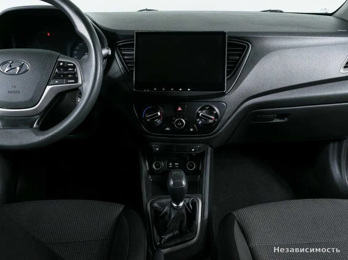 Hyundai Solaris 2018 с пробегом — фото 9
