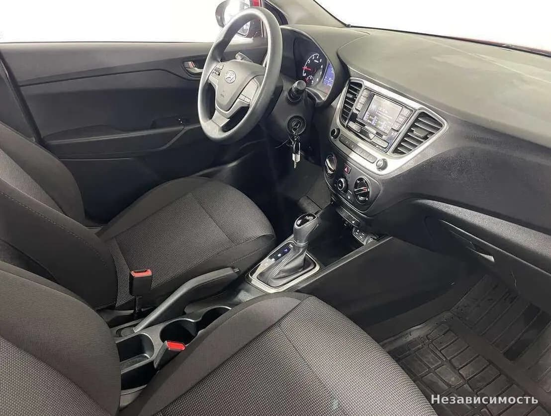 Hyundai Solaris 2017 с пробегом — фото 9