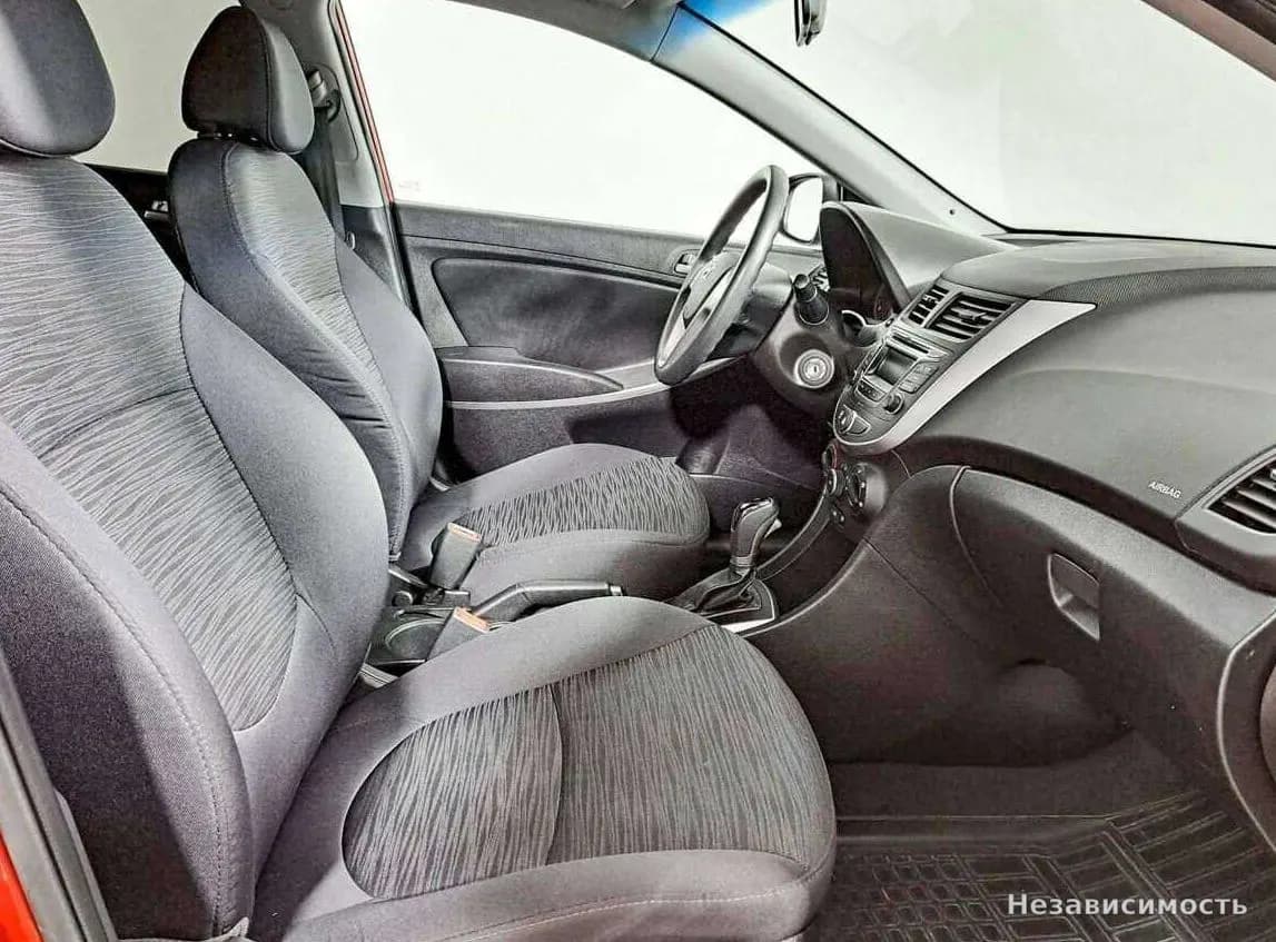 Hyundai Solaris 2016 с пробегом — фото 9