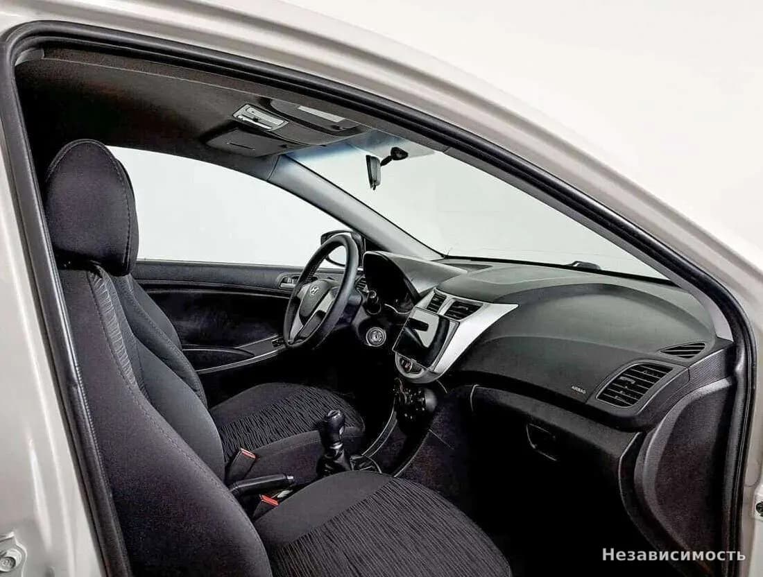 Hyundai Solaris 2015 с пробегом — фото 6