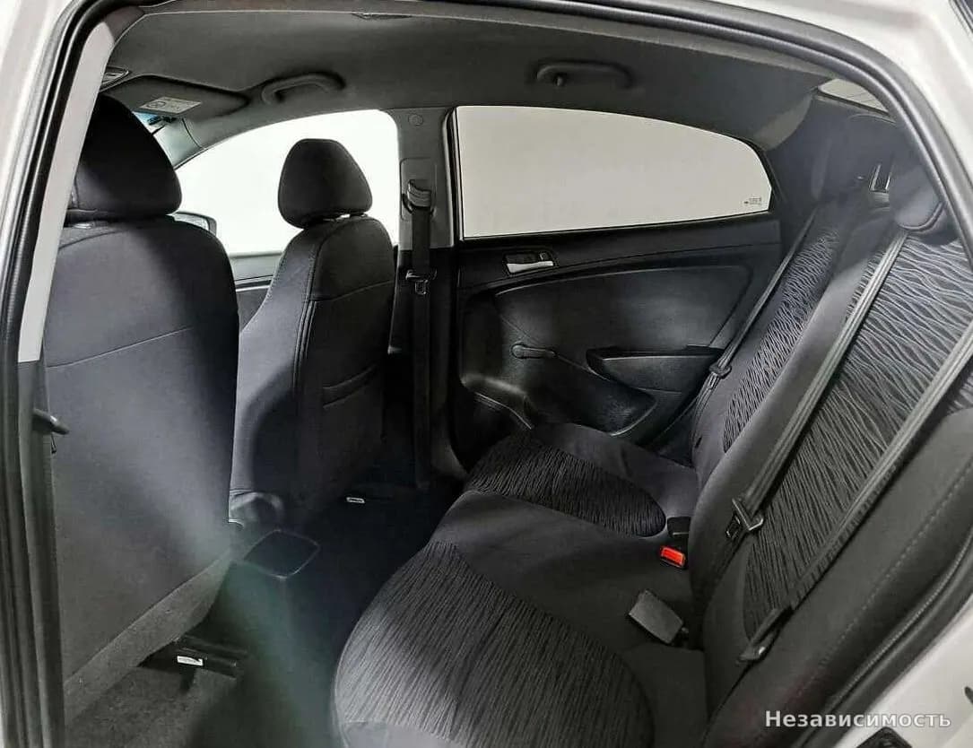 Hyundai Solaris 2015 с пробегом — фото 7