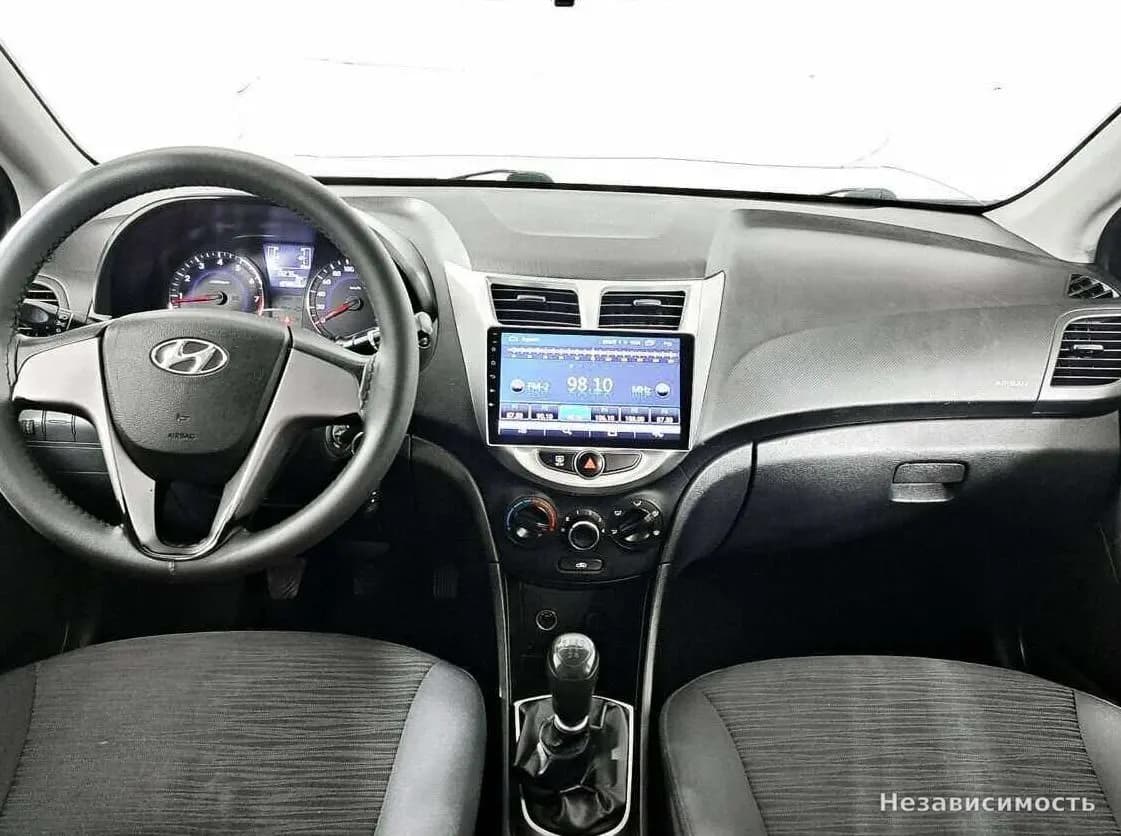 Hyundai Solaris 2015 с пробегом — фото 9
