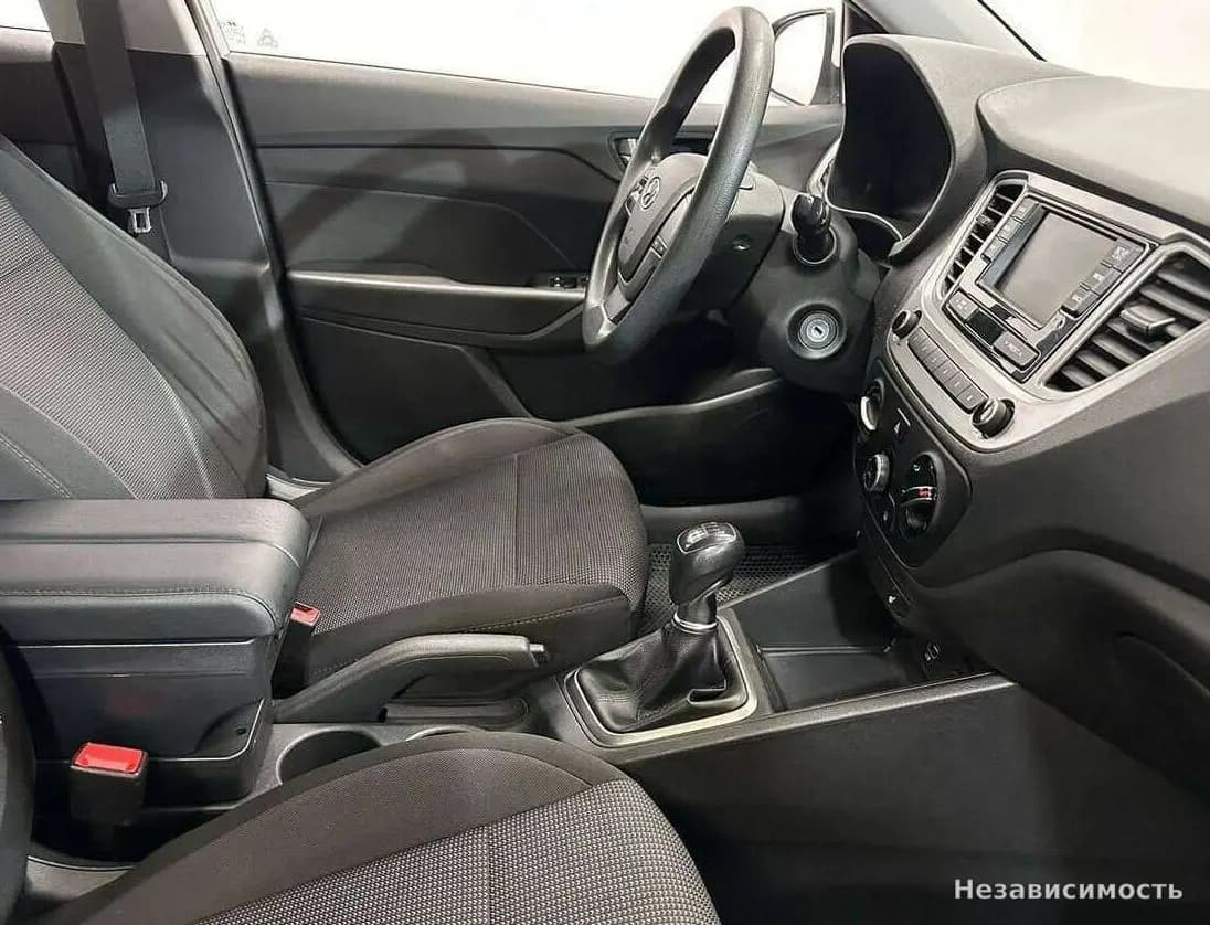 Hyundai Solaris 2019 с пробегом — фото 9