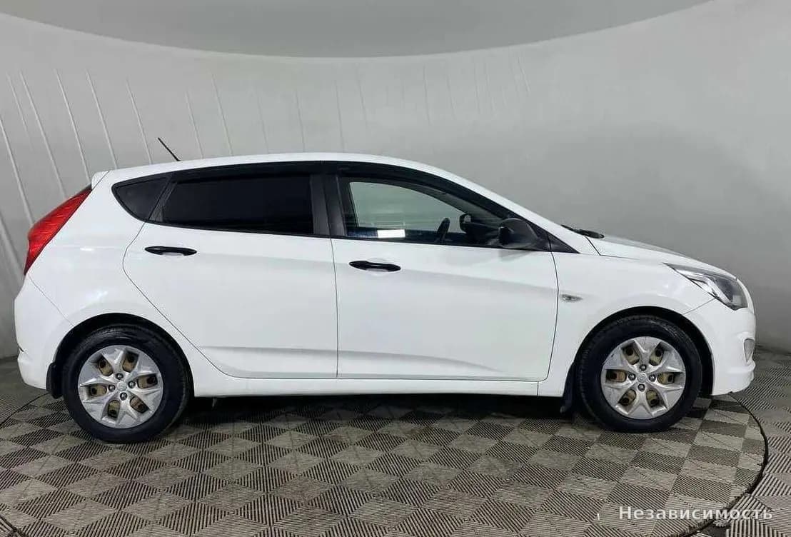 Hyundai Solaris 2014 с пробегом — фото 4