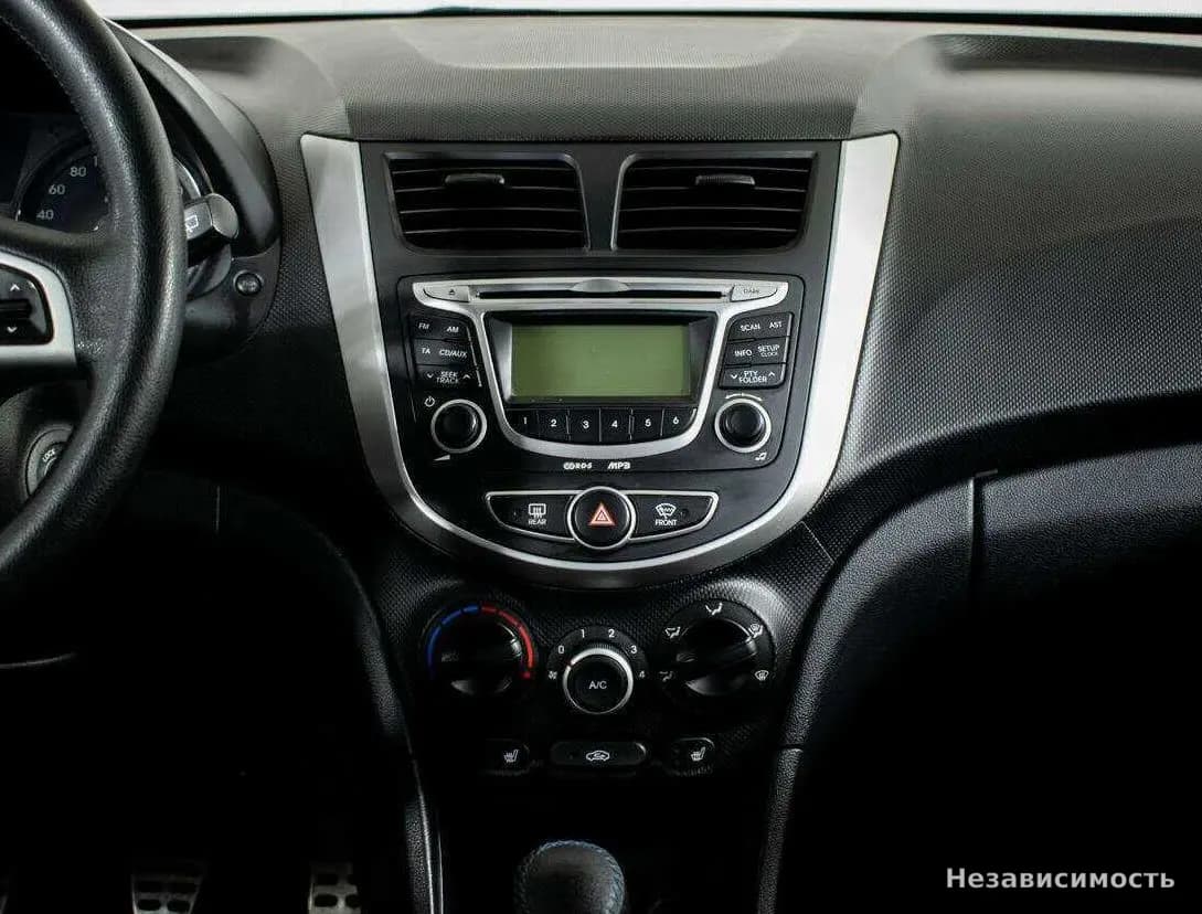 Hyundai Solaris 2012 с пробегом — фото 9