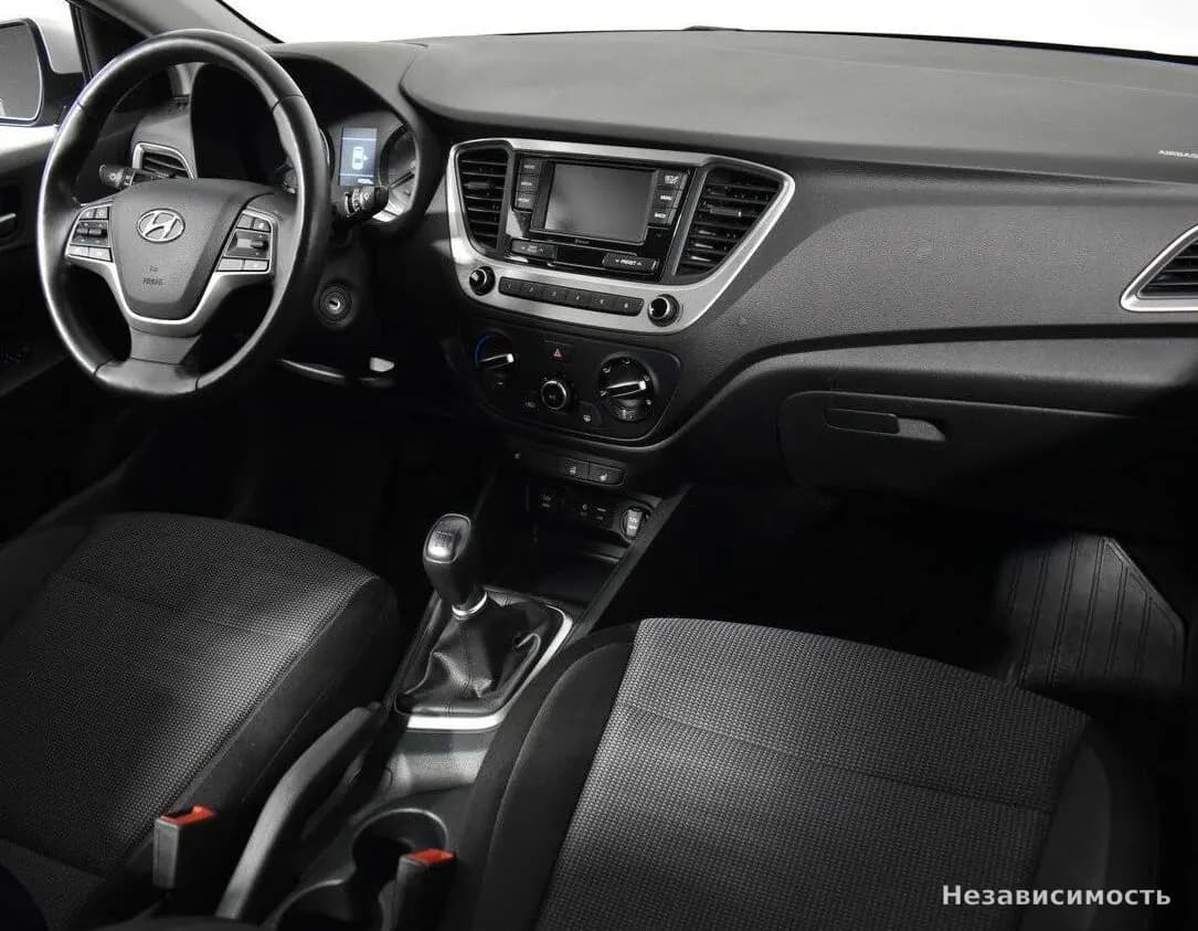 Hyundai Solaris 2017 с пробегом — фото 10