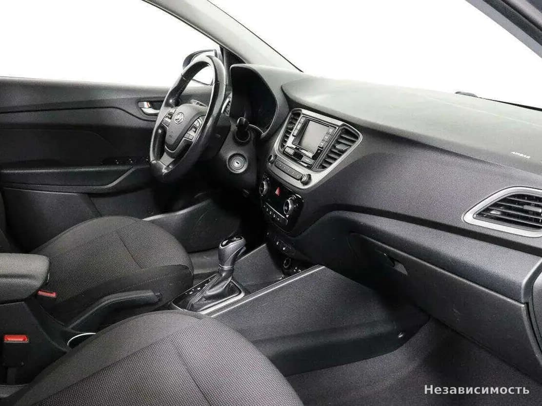 Hyundai Solaris 2017 с пробегом — фото 6