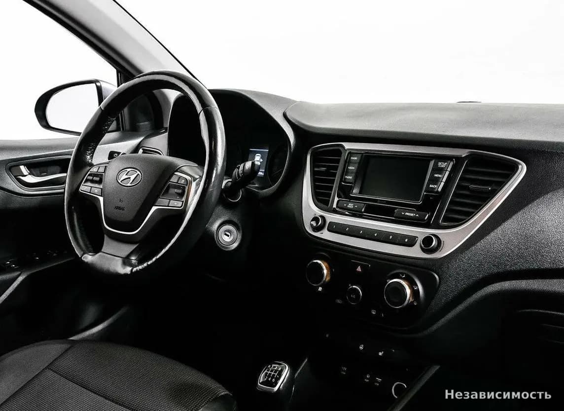 Hyundai Solaris 2018 с пробегом — фото 9