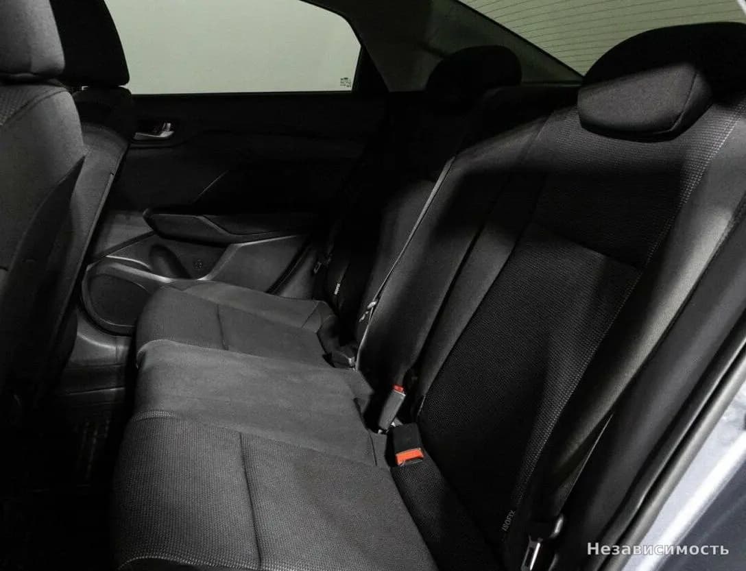 Hyundai Solaris 2018 с пробегом — фото 10