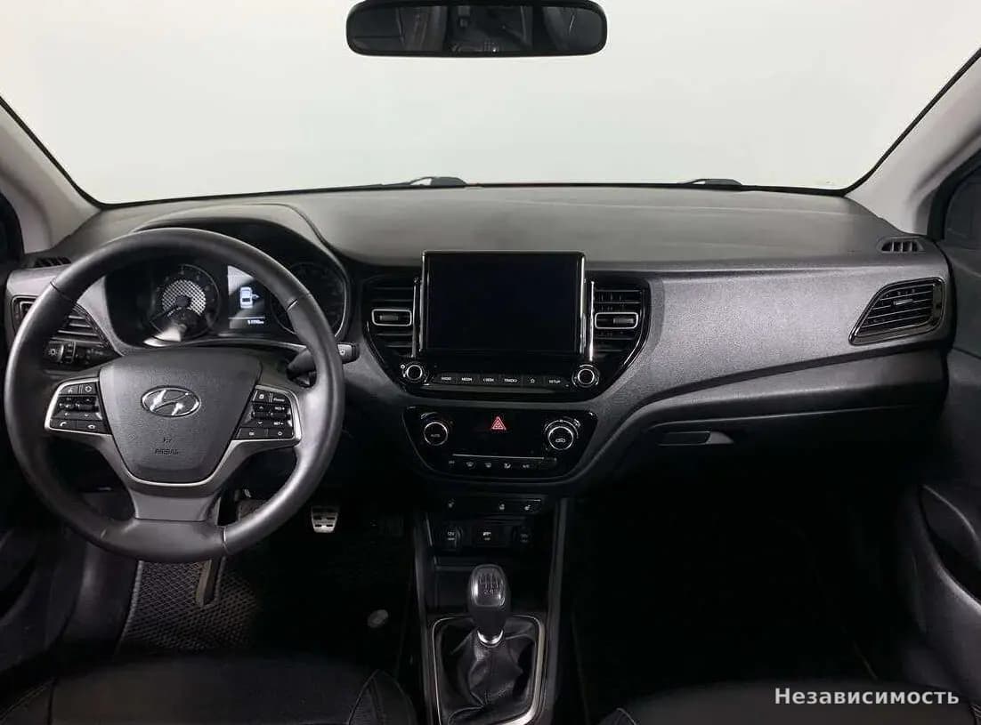 Hyundai Solaris 2022 с пробегом — фото 10