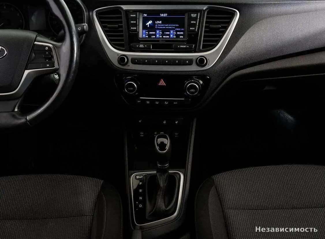 Hyundai Solaris 2018 с пробегом — фото 9