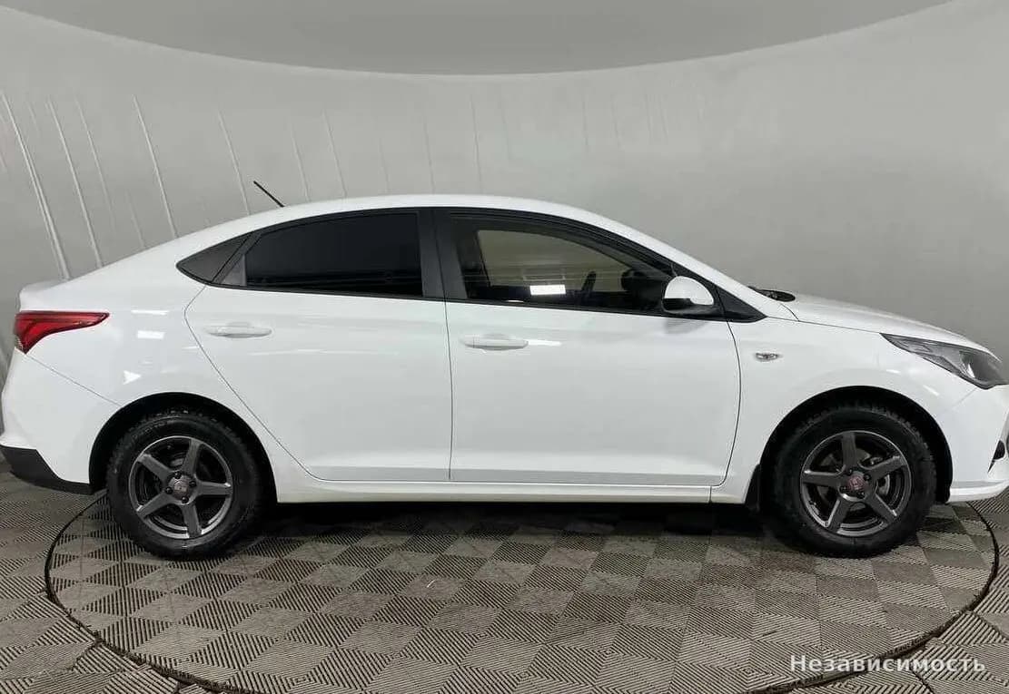 Hyundai Solaris 2021 с пробегом — фото 4