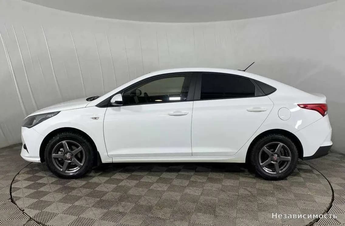 Hyundai Solaris 2021 с пробегом — фото 8