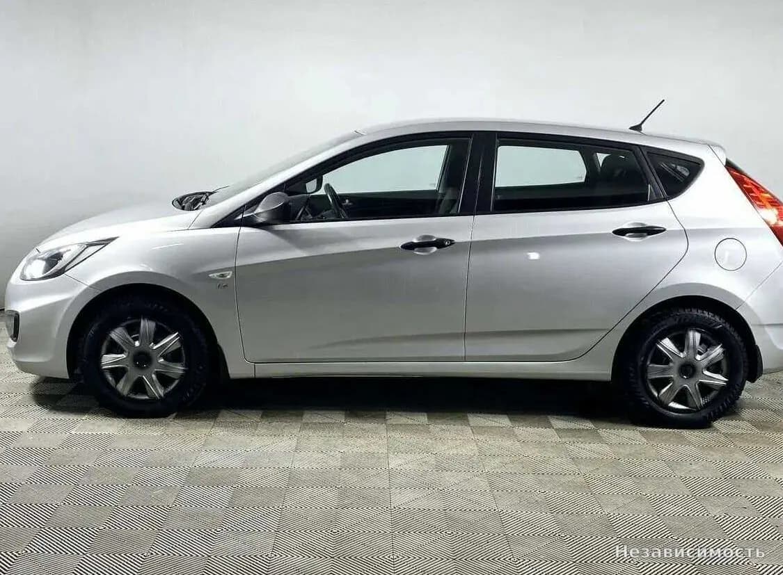 Hyundai Solaris 2014 с пробегом — фото 7