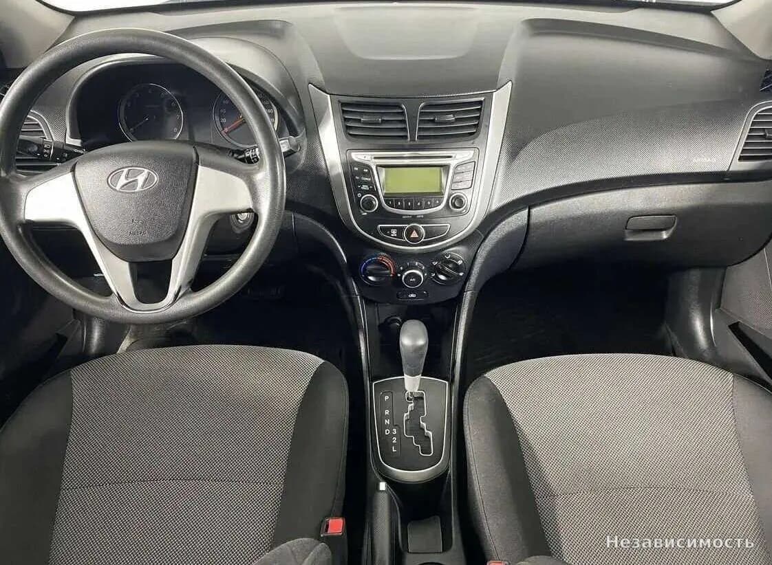 Hyundai Solaris 2014 с пробегом — фото 10