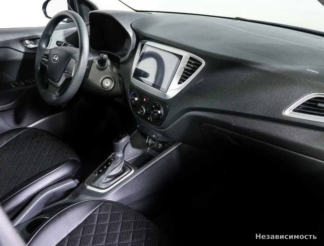 Hyundai Solaris 2019 с пробегом — фото 9