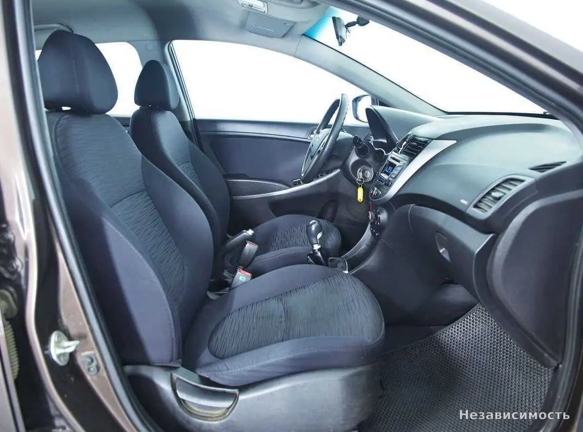 Hyundai Solaris 2015 с пробегом — фото 10