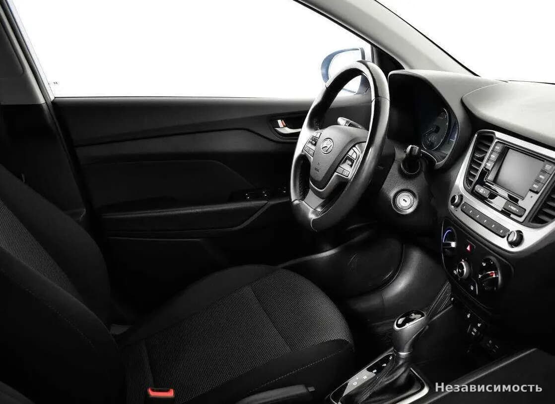 Hyundai Solaris 2017 с пробегом — фото 9