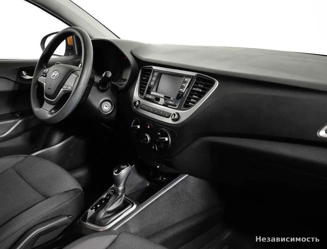 Hyundai Solaris 2017 с пробегом — фото 7