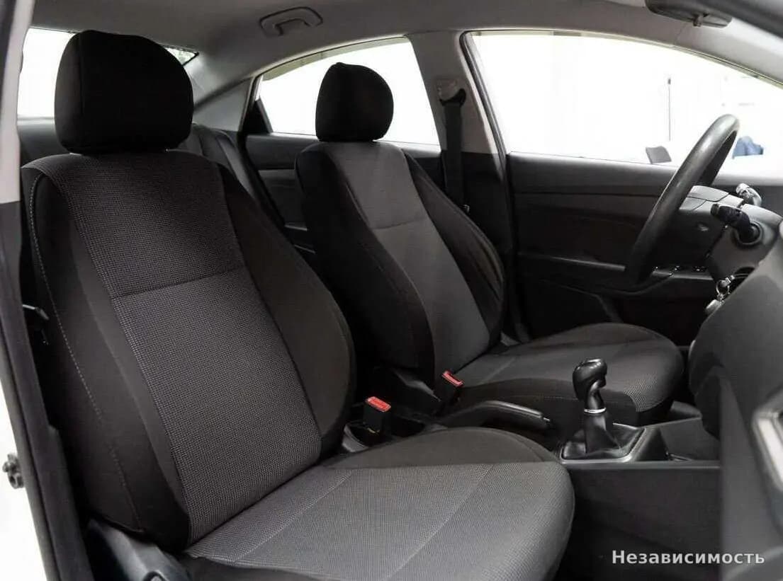 Hyundai Solaris 2019 с пробегом — фото 9
