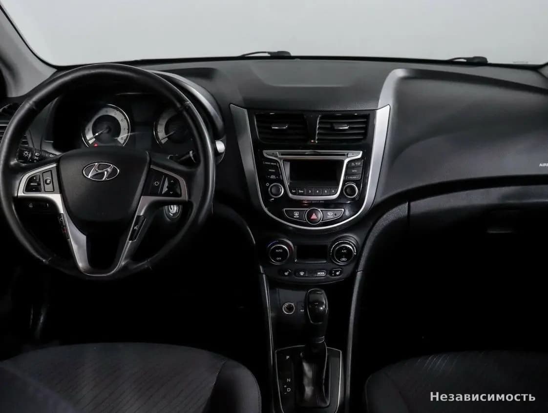 Hyundai Solaris 2015 с пробегом — фото 10