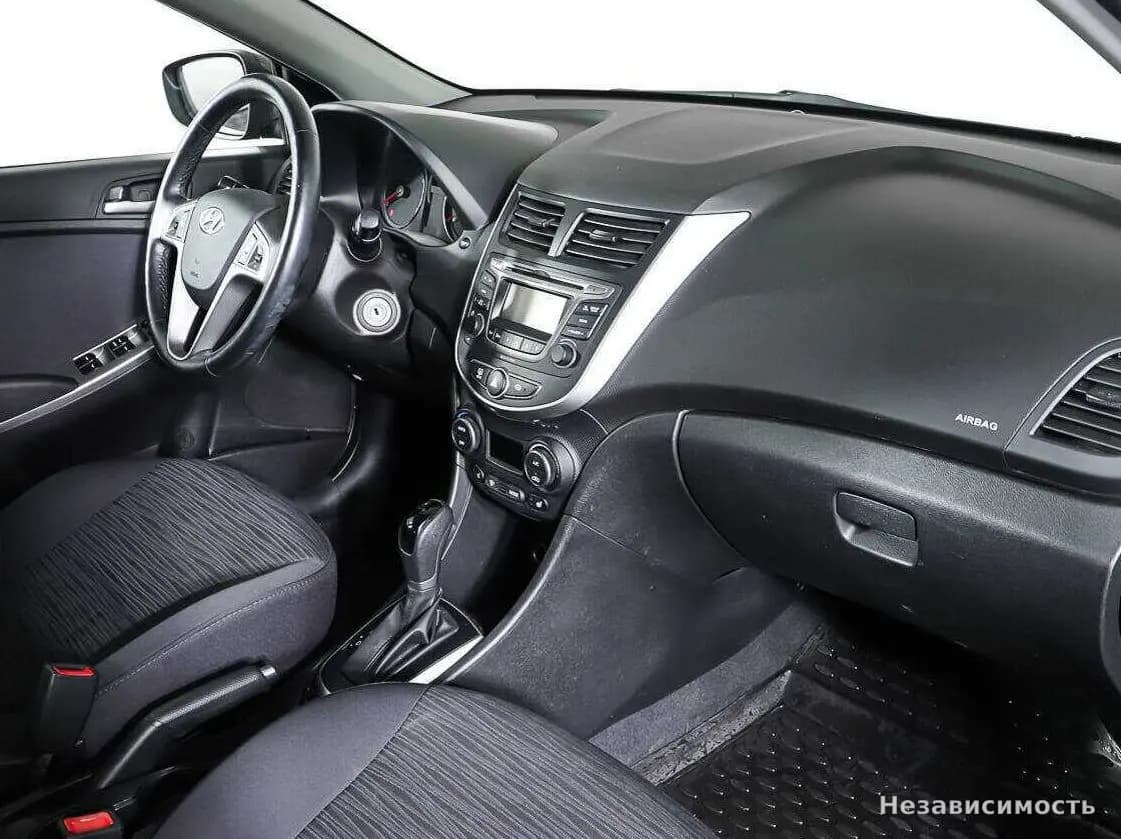 Hyundai Solaris 2016 с пробегом — фото 9