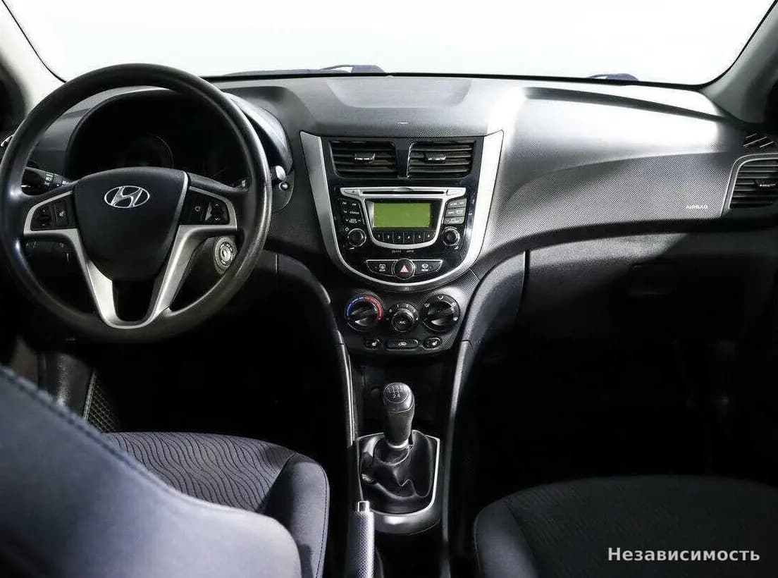 Hyundai Solaris 2014 с пробегом — фото 10