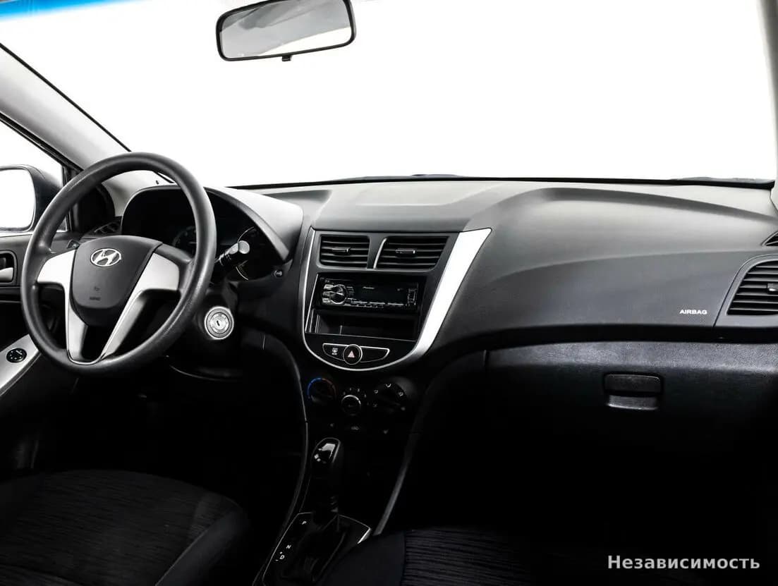 Hyundai Solaris 2015 с пробегом — фото 7