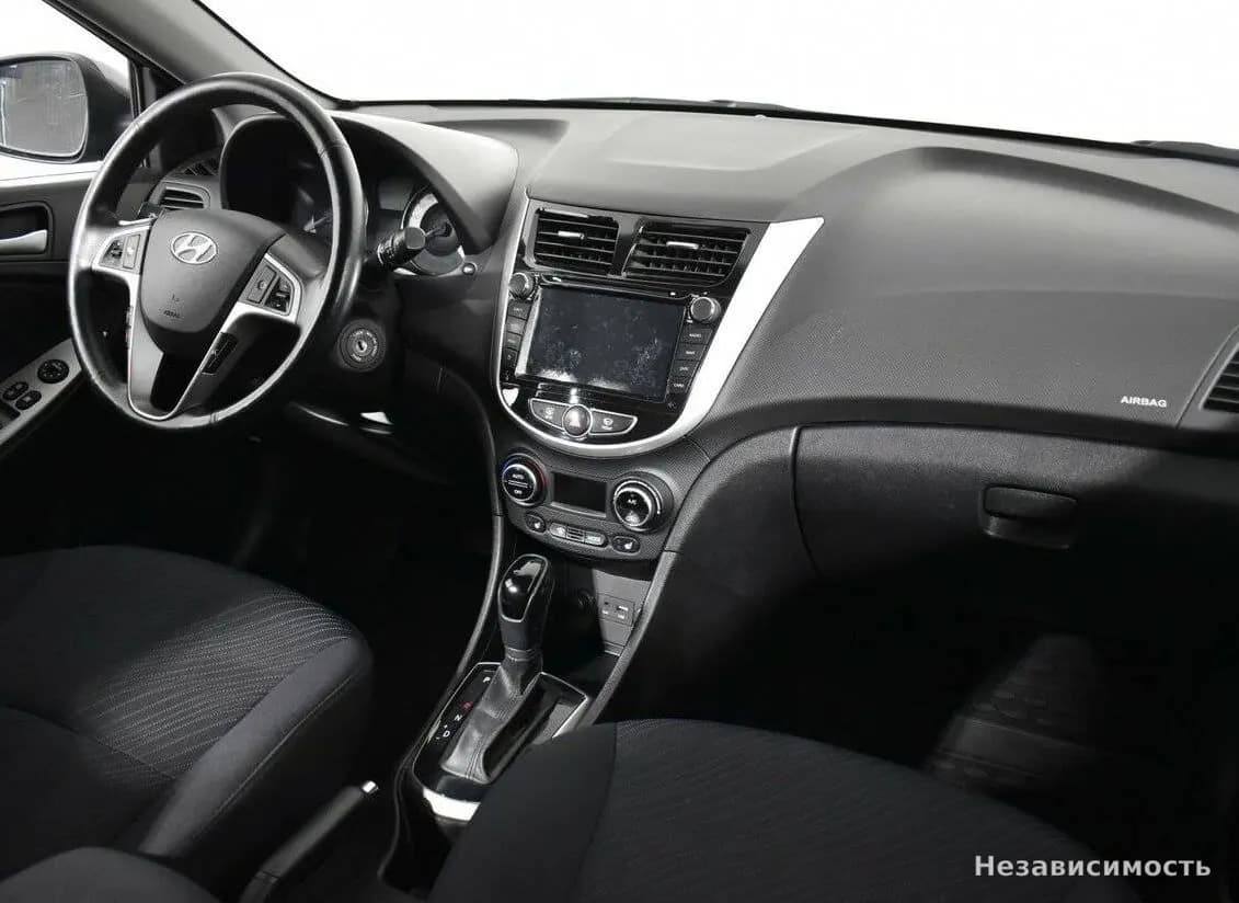 Hyundai Solaris 2016 с пробегом — фото 10