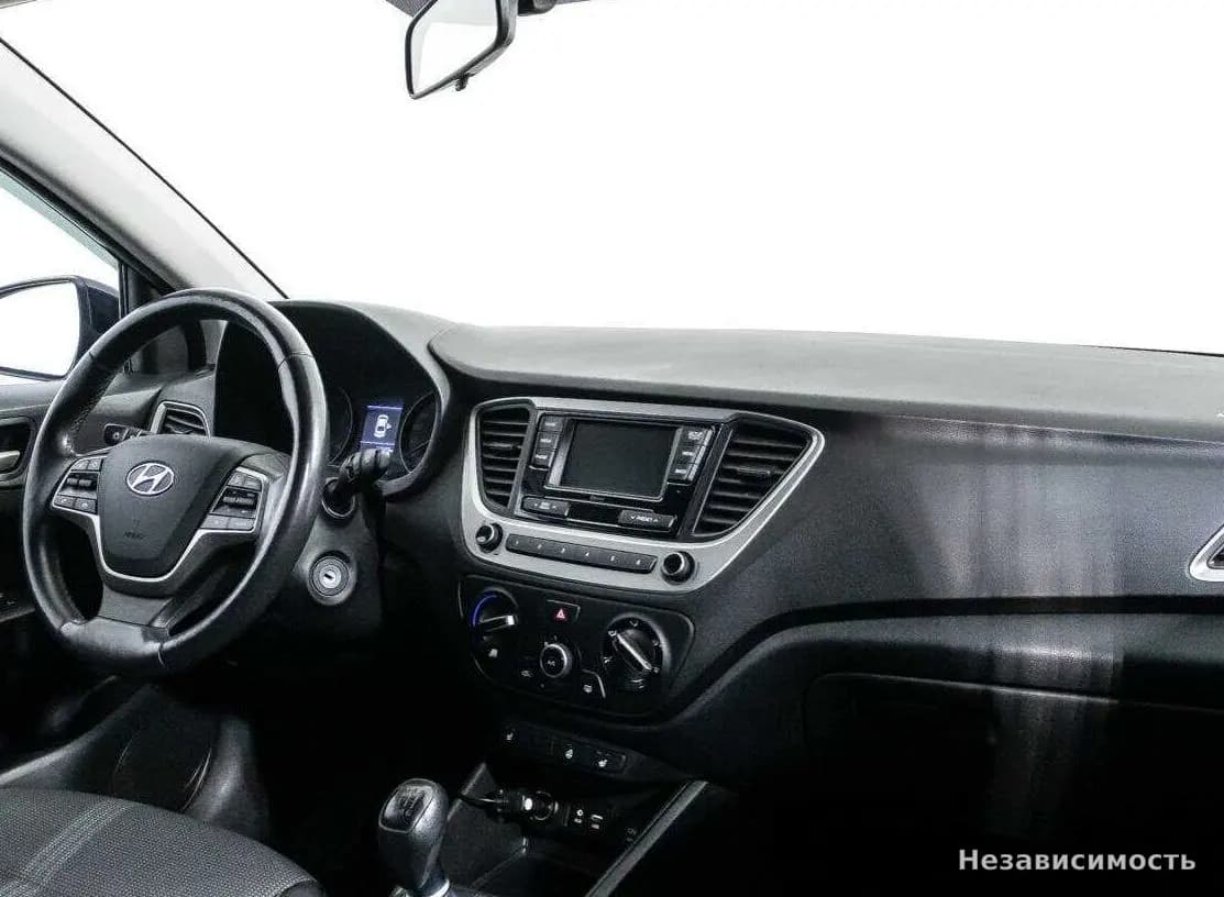 Hyundai Solaris 2017 с пробегом — фото 9
