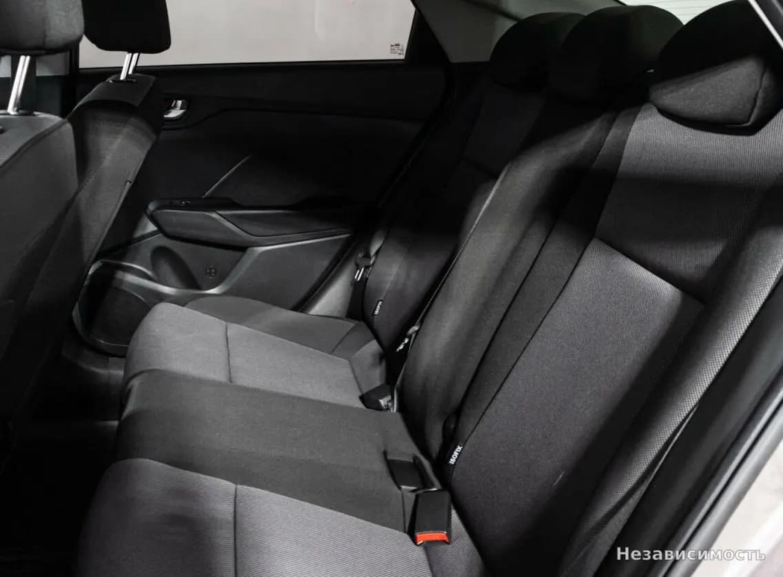 Hyundai Solaris 2018 с пробегом — фото 10
