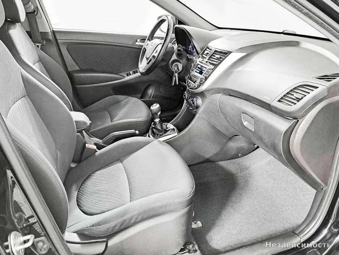 Hyundai Solaris 2015 с пробегом — фото 9
