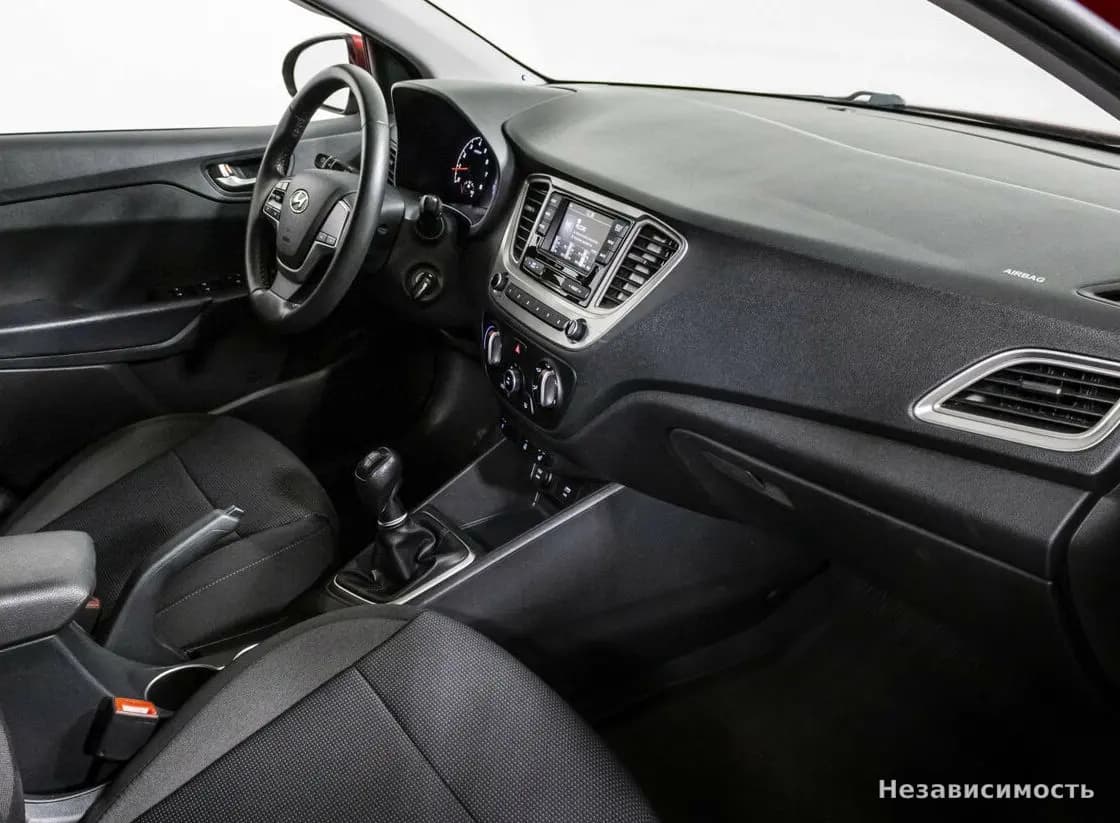 Hyundai Solaris 2021 с пробегом — фото 9
