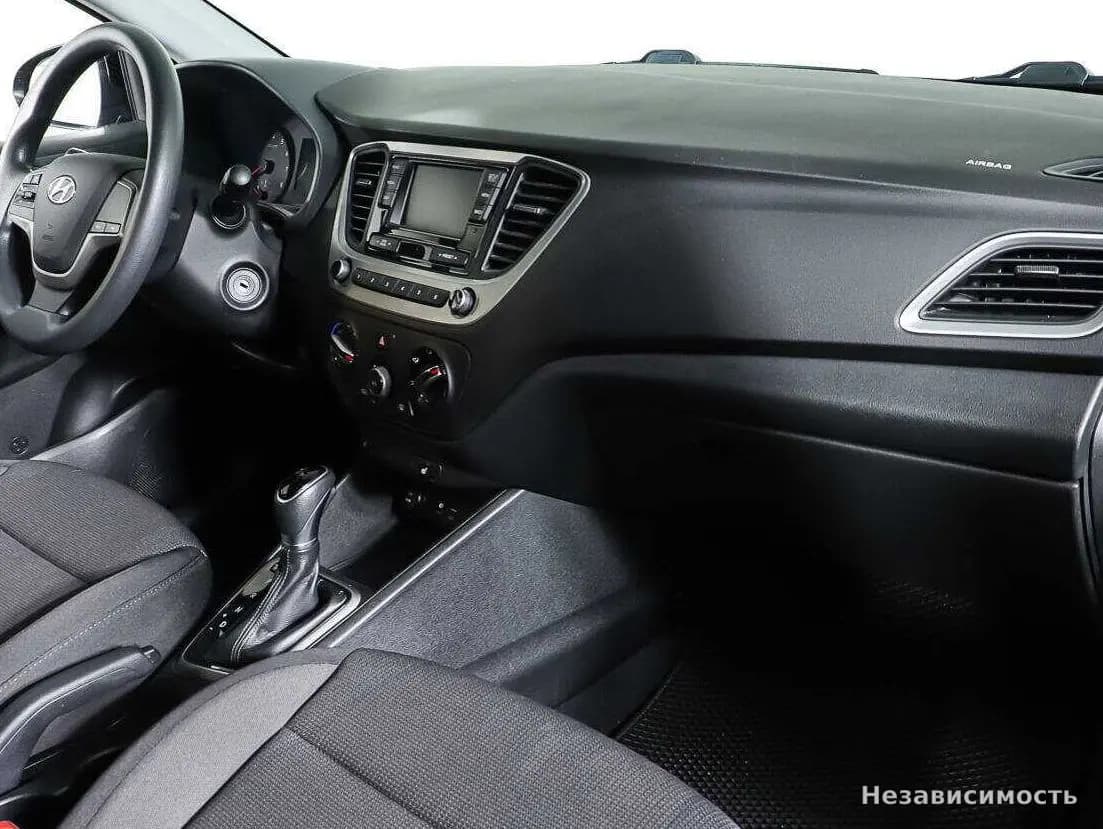 Hyundai Solaris 2017 с пробегом — фото 9
