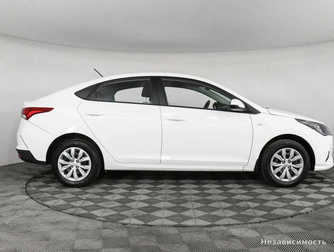 Hyundai Solaris 2022 с пробегом — фото 4