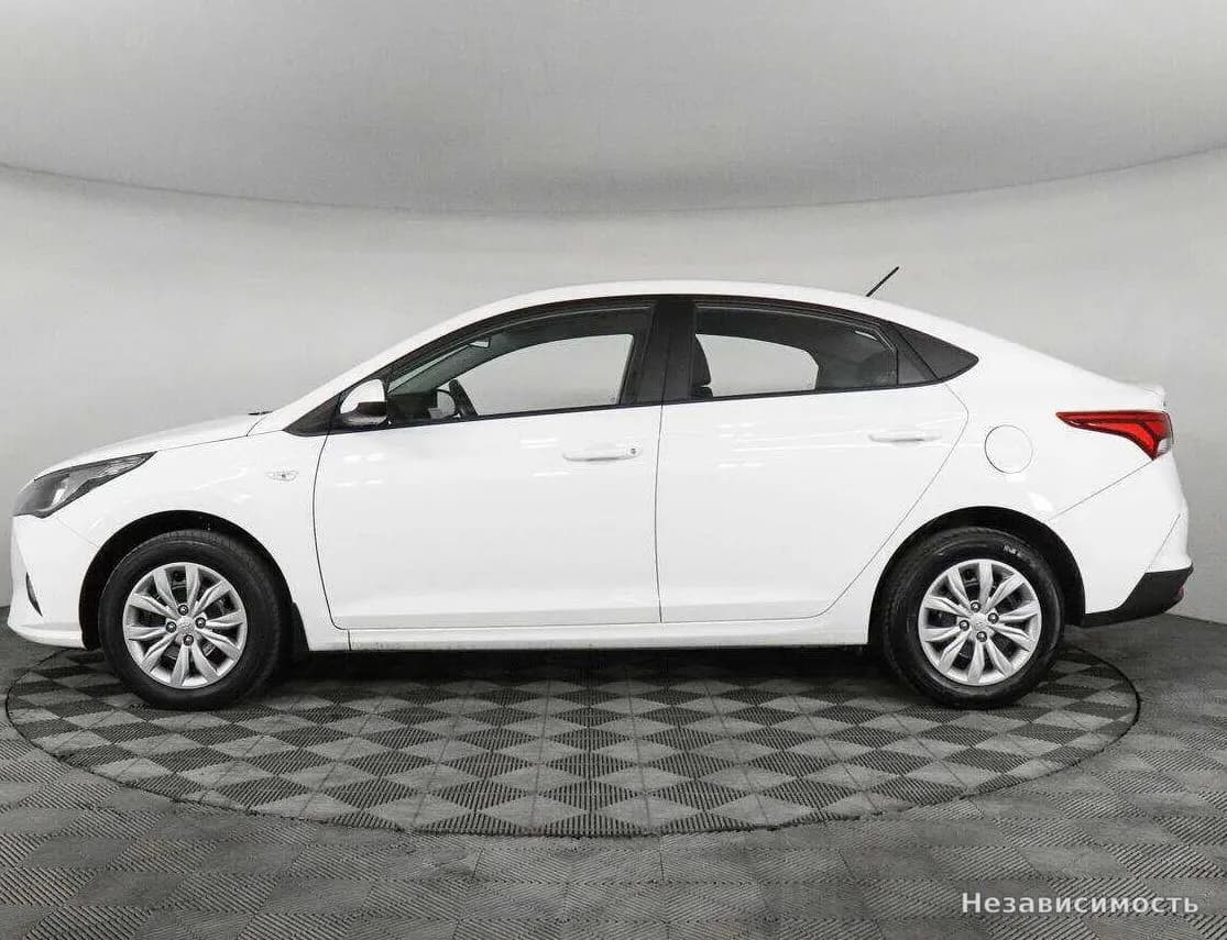 Hyundai Solaris 2022 с пробегом — фото 8