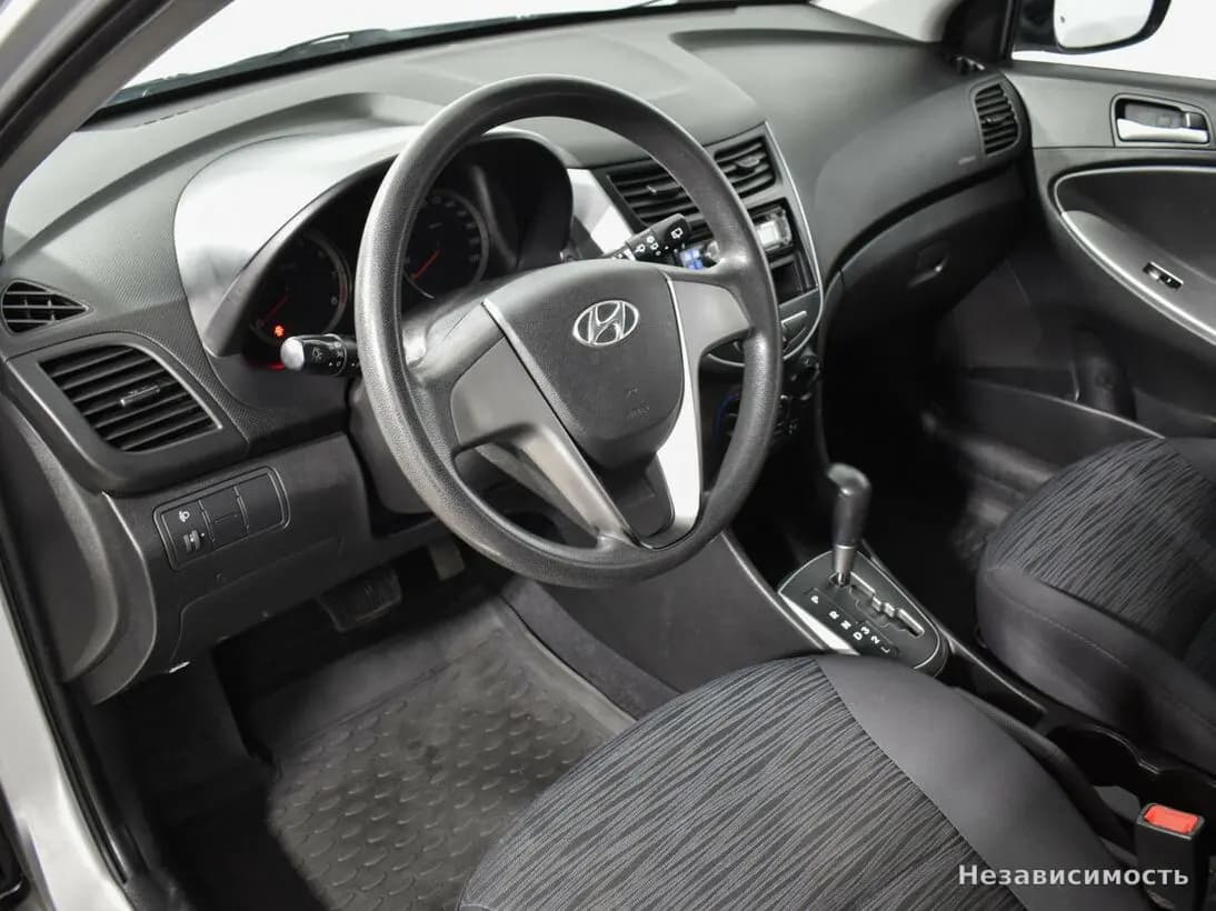 Hyundai Solaris 2015 с пробегом — фото 9