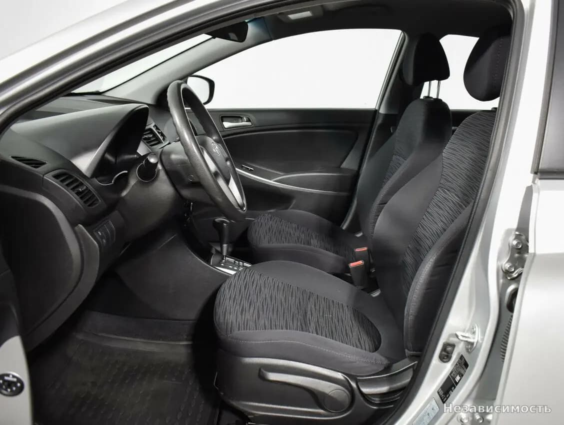 Hyundai Solaris 2015 с пробегом — фото 10