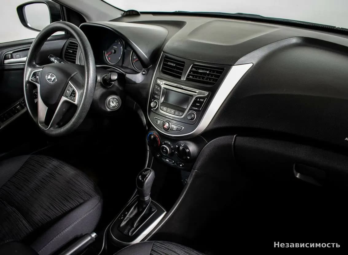 Hyundai Solaris 2015 с пробегом — фото 9