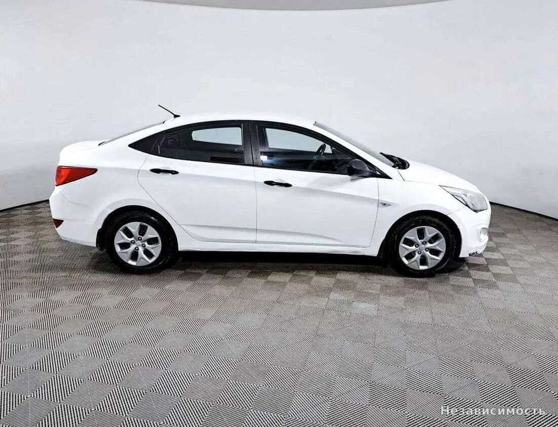 Hyundai Solaris 2014 с пробегом — фото 4