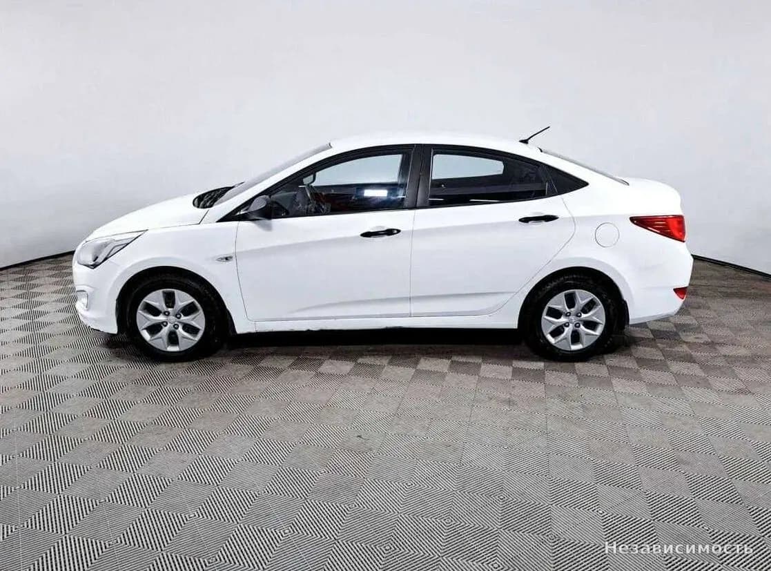 Hyundai Solaris 2014 с пробегом — фото 8